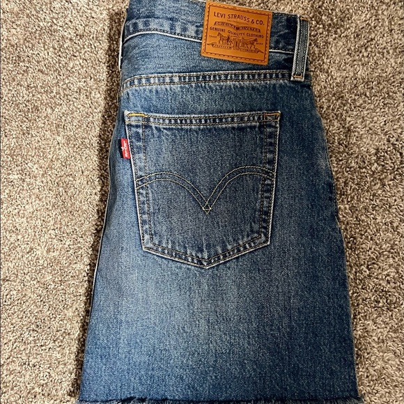 LEVIS DENIM SKIRT SZ 28 - Picture 3 of 6